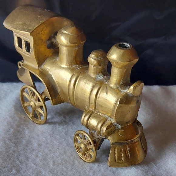 Brass Steam Engine Showpiece - Picture 5 of 6